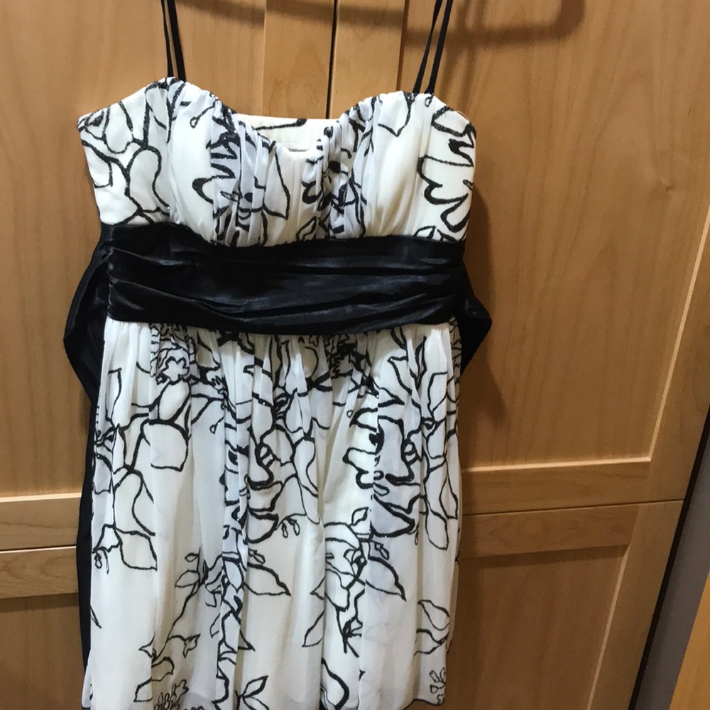 White prom/homecoming dress